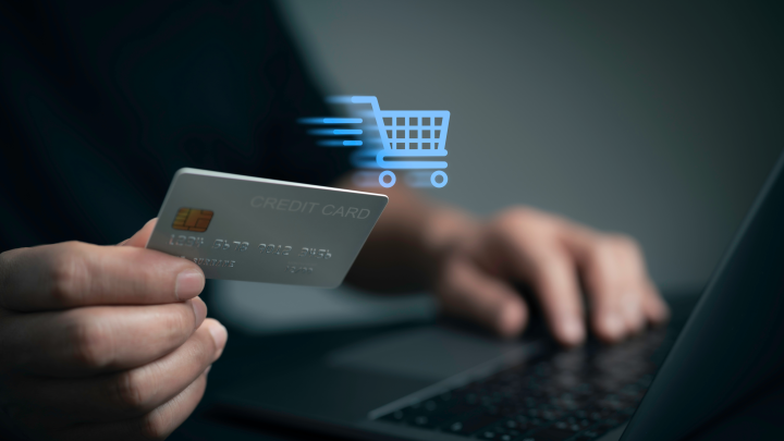 Банковские карты в России исчезнут через 5 лет? Эксперт поспорил с экс-зампредом ЦБ