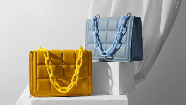 Даша — жена олигарха. Это все заслуги. Так почему её элитой нужно называть?