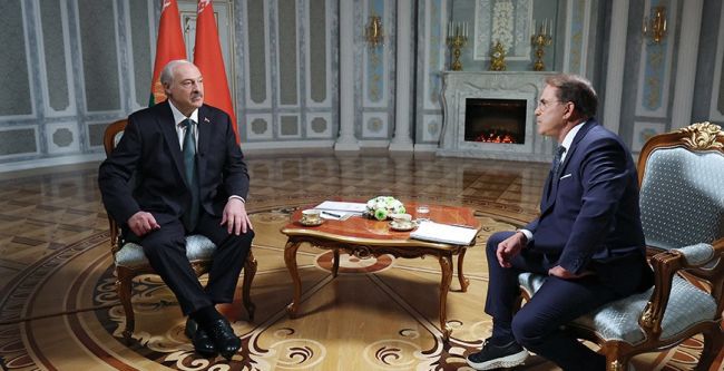 Лукашенко сравнил «диктатуру» в Белоруссии с «демократией» в США