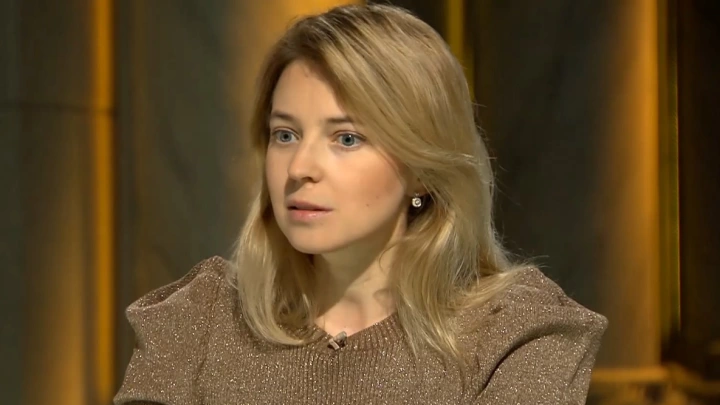 Поклонская показала «провокационный» образ и всё рассказала Собчак