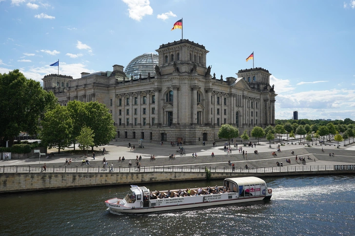 Собрал мусор — получил бонус: Берлин решил бороться с мусором с помощью туристов