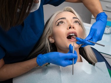 Стоматолог разорвал россиянке язык бормашиной