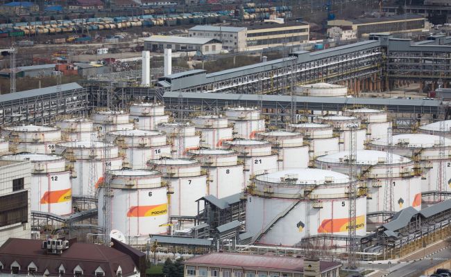 В Туапсе тушат терминал по отгрузке нефтепродуктов на экспорт