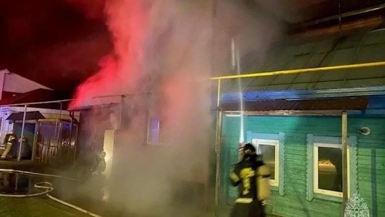 Двое детей погибли при пожаре в заброшенном здании на Алтае