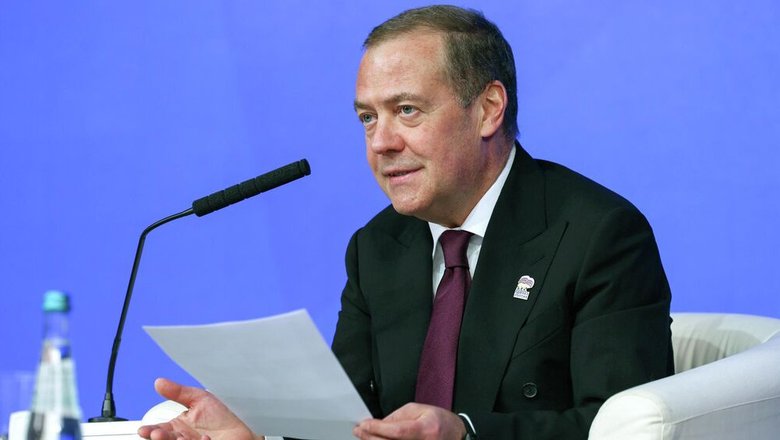 Медведев назвал важнейшее направление работы «Единой России»