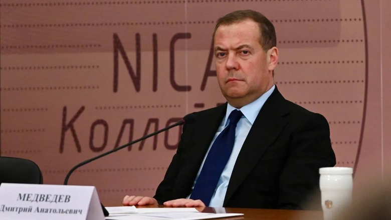 Медведев высмеял байки про закопанные баллоны вместо газификации