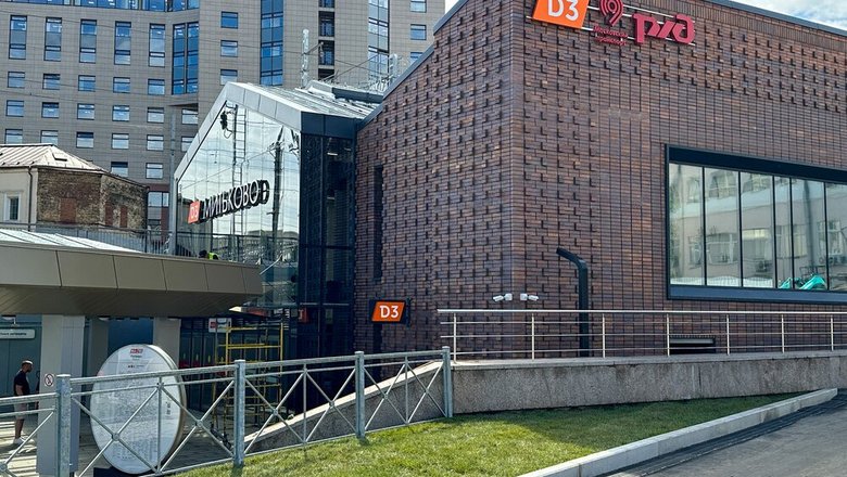 Собянин: в Москве благоустроят территории возле строящихся станций метро