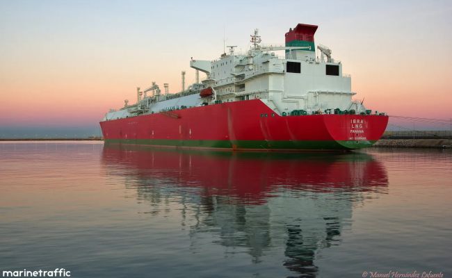 У российского СПГ под санкциями нет времени на хранилище: газ грузят прямо с танкера