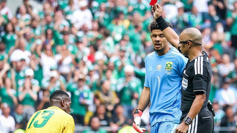 Два игрока сборной ЮАР были удалены в матче чемпионата мира с Мексикой