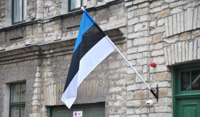 Эстония отказалась от финансирования образования в пользу военных расходов
