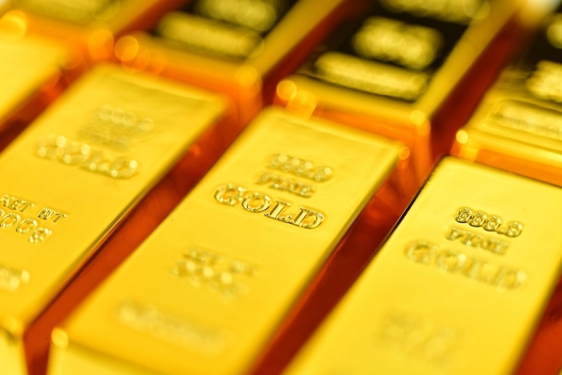 Фьючерс на золото впервые с 23 марта опустился ниже  250 за тройскую унцию