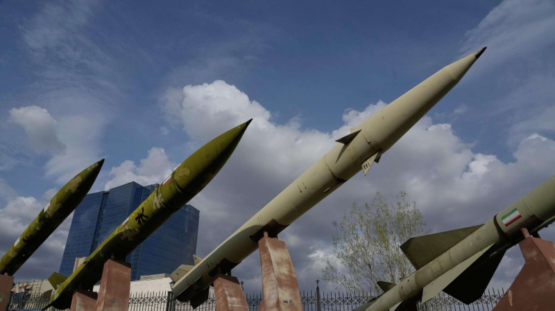 Иранский конфликт: горят военные базы Израиля и США