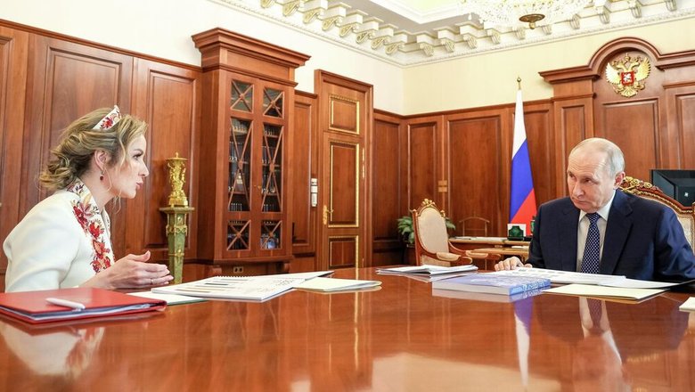 Львова-Белова рассказала Путину о работе Фонда защиты детей