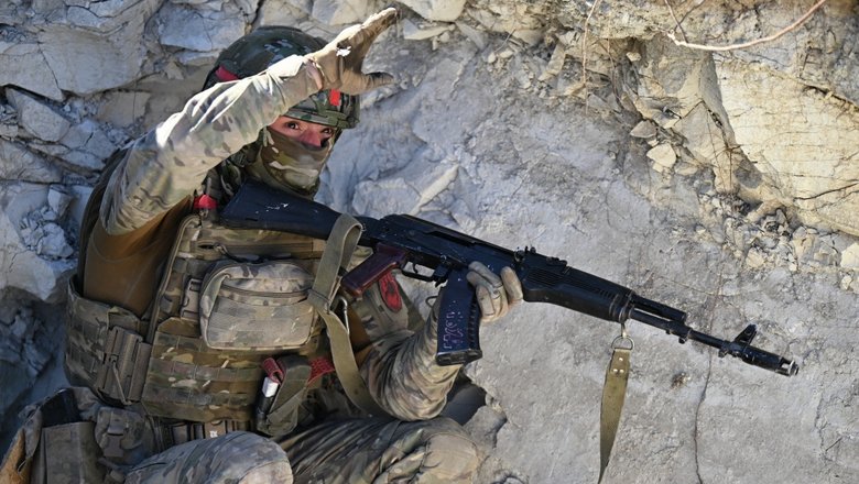 Три окопа, дроны и гранаты: Двое бойцов ВС РФ 45 дней держали позиции