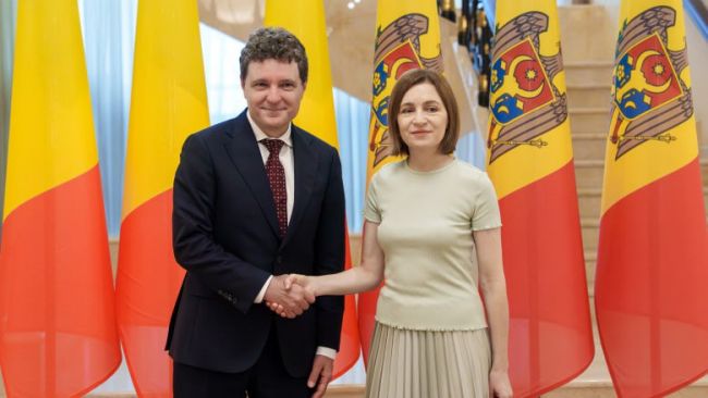 В парламенте Рымынии проголосовали за присоединение Молдавии