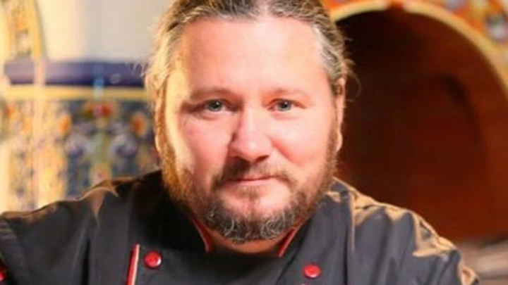 Умер Максим Сырников. Шеф-повар, историк, ведущий «Монастырской кухни»: Друзья делятся воспоминаниями о кулинаре