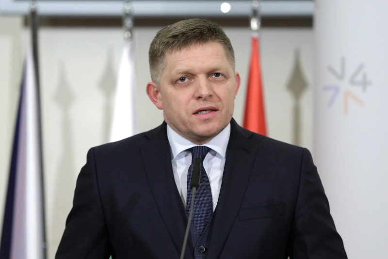 Фицо заявил, что Словакия готова помочь Венгрии из-за ситуации с АЭС «Пакш»