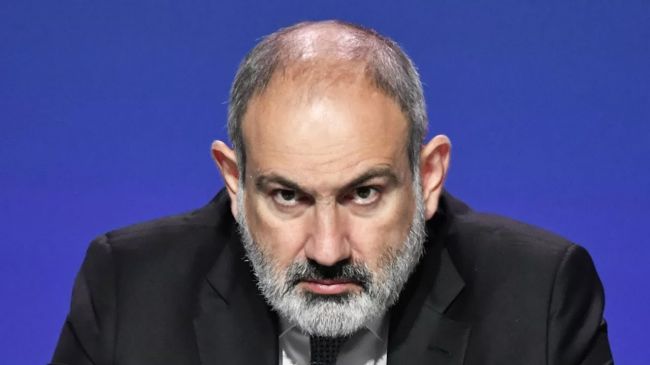 Пашинян вернулся: одним днем политик ушел в отставку и снова стал премьером