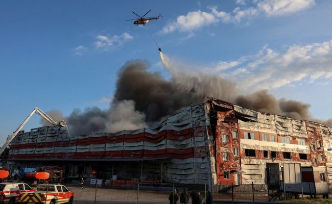Полки магазинов пусты: на Украине повреждено более миллиона квадратных метров складов