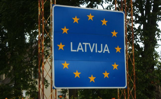 В Латвии полицейским грозит наказание за использование русского языка