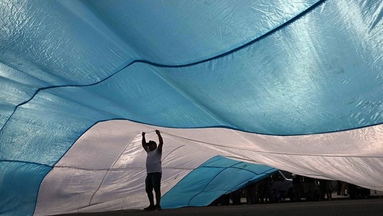 Аргентина наложила санкции на 45 лиц и компаний из-за нефти у Мальвинских остров