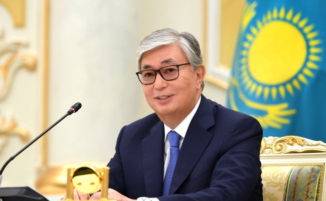 Казахстан играет ключевую роль в сухопутном сообщении между Китаем и Европой — Токаев